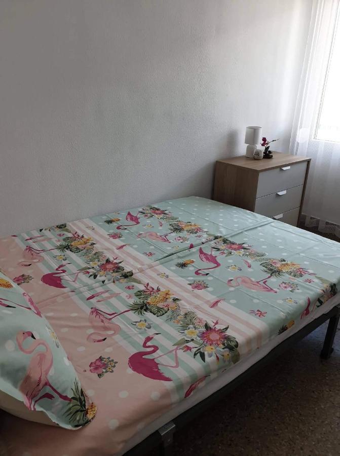 Sun & Sea 3 Bedroom Apartment De Grau 간디아 외부 사진